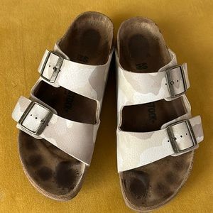 Birkenstock Arizona Camo - Sand - Size 40/9